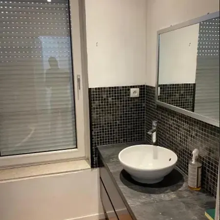 House With 3 Bedrooms In Mons, 120 M², Garden Μον